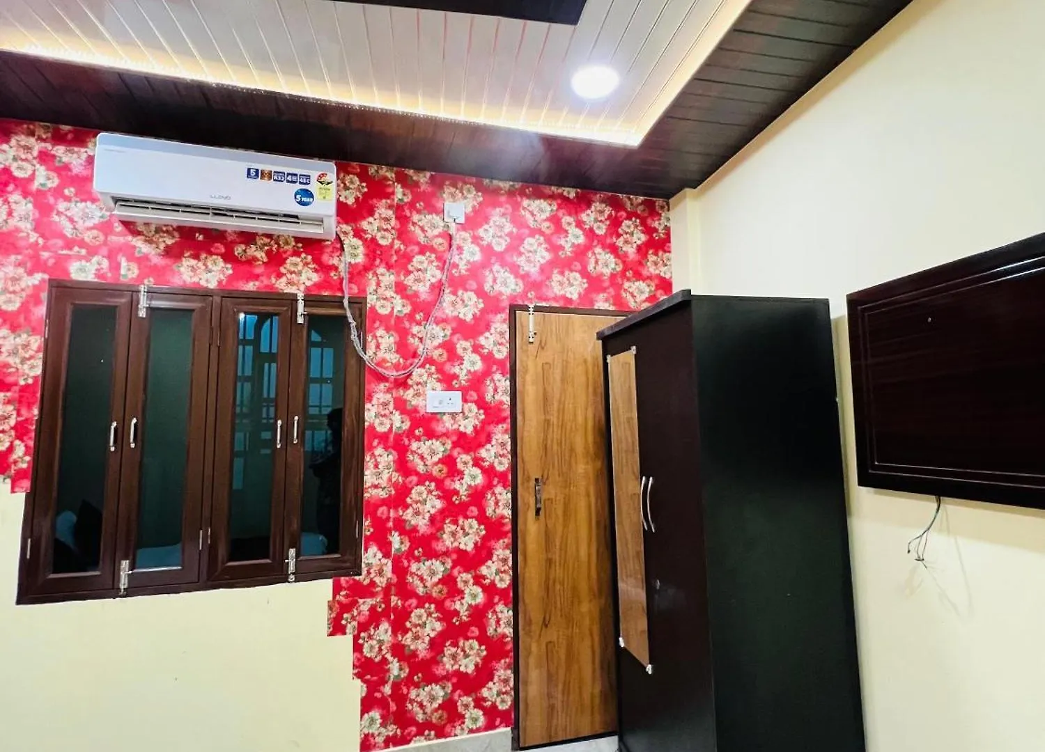 Vishal Residency Hotel Varanasi Guest house