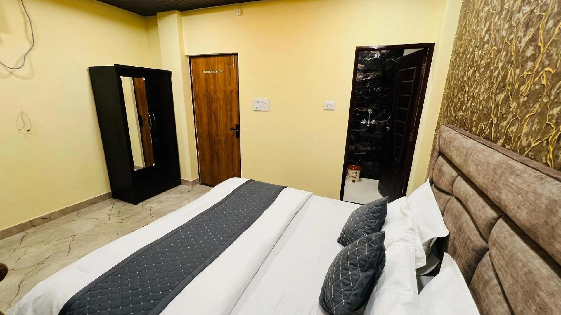 Guest house Vishal Residency Hotel Varanasi India