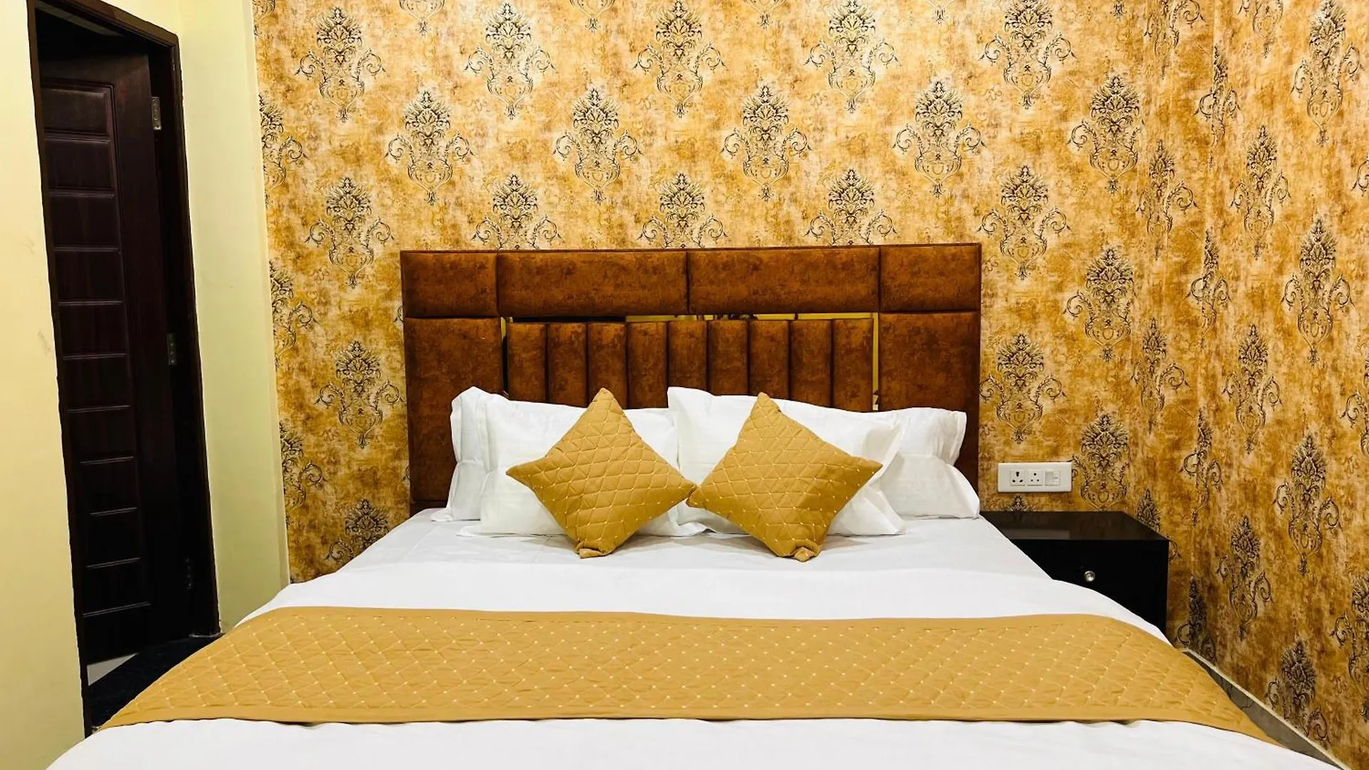 Vishal Residency Hotel Varanasi